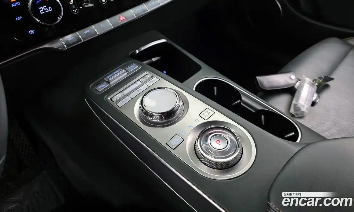 Genesis GV70 2021 2.5 гидро в Москве № 23476, фото 9