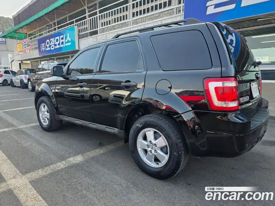 Ford Escape 2010 2.5 гидро в Москве № 282267, фото 2