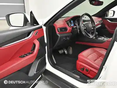 Maserati Levante 2017 3.0 гидро в Москве № 282933, миниатюра 11