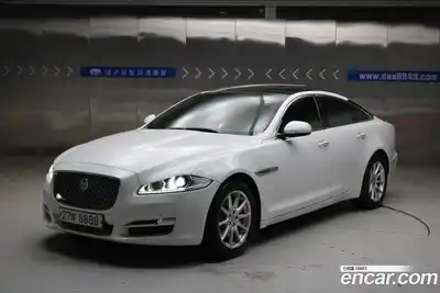 Jaguar XJ, 2016