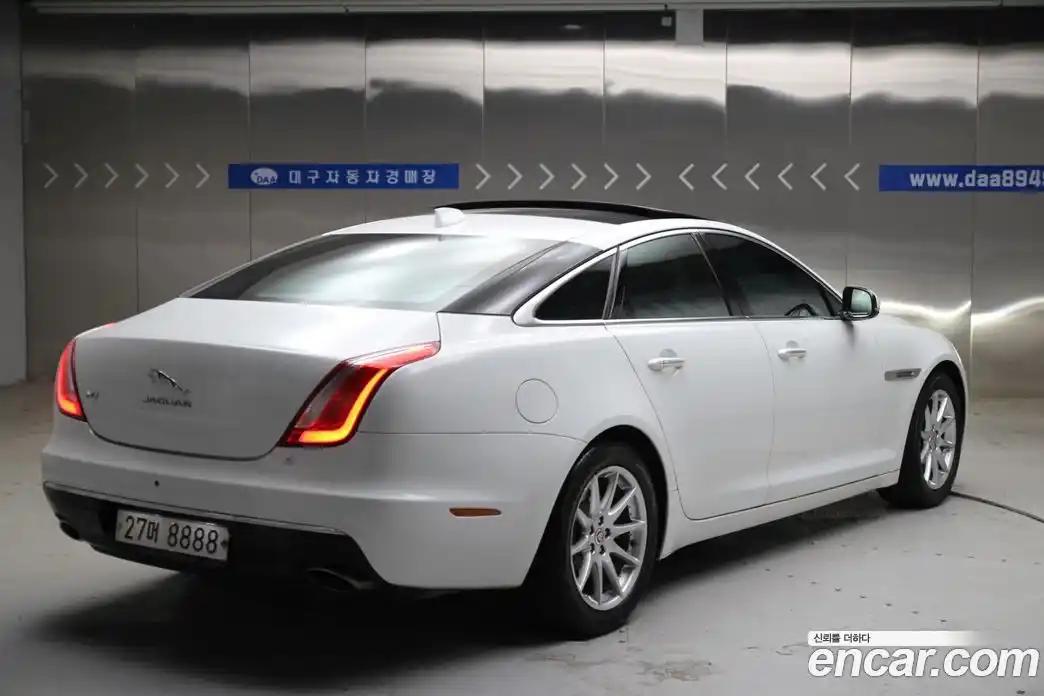Jaguar XJ 2016 2.0 гидро в Москве № 305197, фото 4