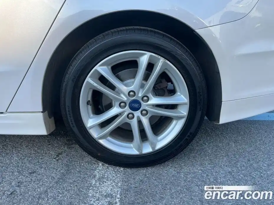 Ford Mondeo 2015 2.0 гидро в Москве № 337518, фото 17