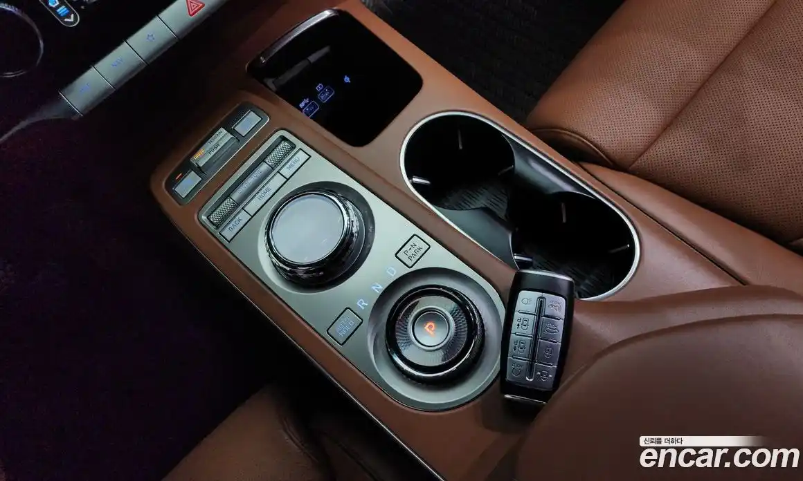 Genesis GV70 2024 2.5 гидро в Москве № 58167, фото 9