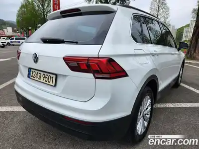 Volkswagen Tiguan 2018 2.0 гидро в Москве № 1251546, миниатюра 3
