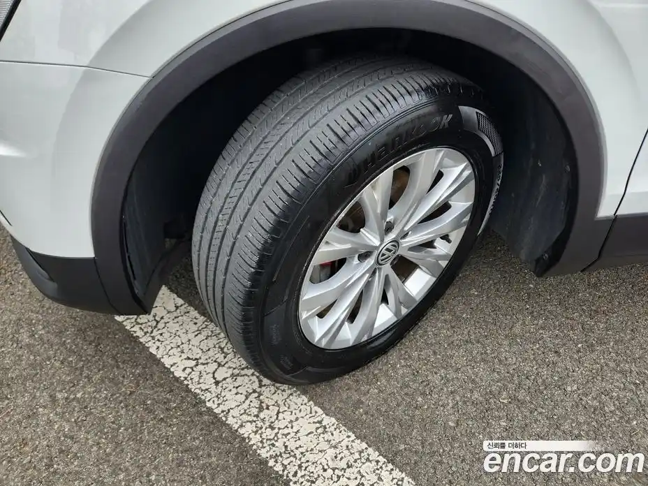 Volkswagen Tiguan 2018 2.0 гидро в Москве № 1251546, фото 6