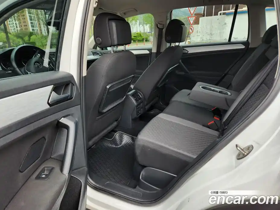 Volkswagen Tiguan 2018 2.0 гидро в Москве № 1251546, фото 8