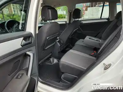 Volkswagen Tiguan 2018 2.0 гидро в Москве № 1251546, миниатюра 8