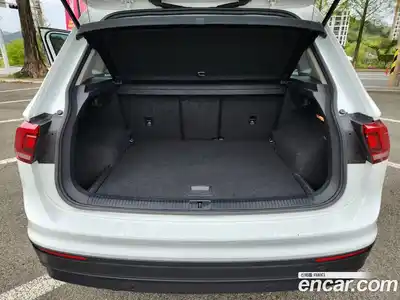 Volkswagen Tiguan 2018 2.0 гидро в Москве № 1251546, миниатюра 9