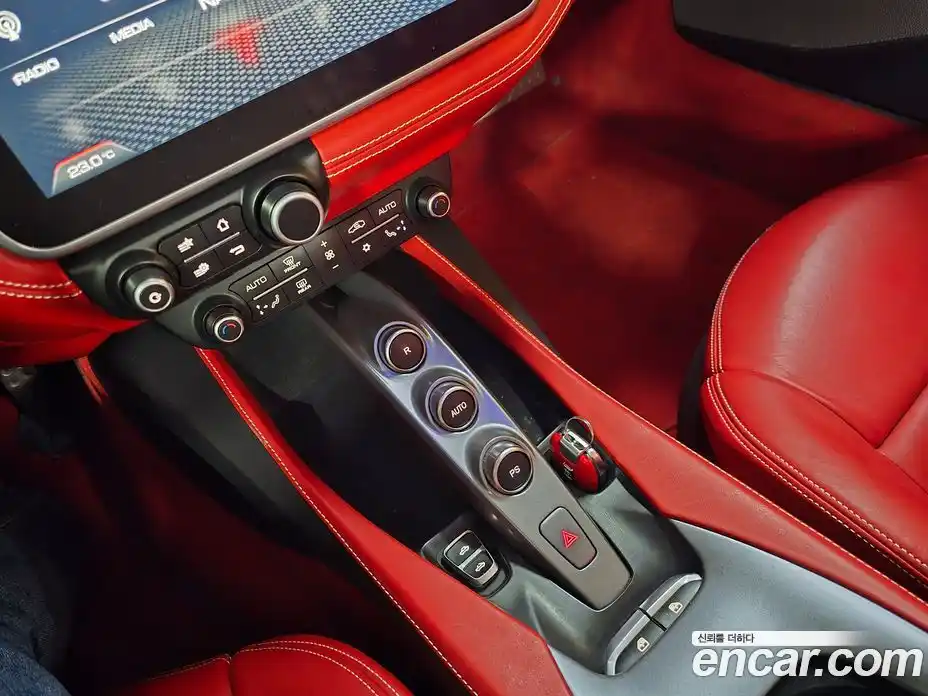 Ferrari Portofino 2019 3.9 гидро в Москве № 1295335, фото 15