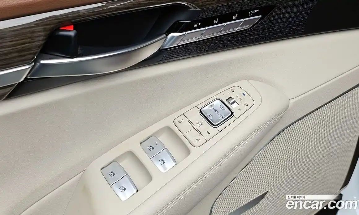 Genesis G90 2019 3.3 гидро в Москве № 1539324, фото 14