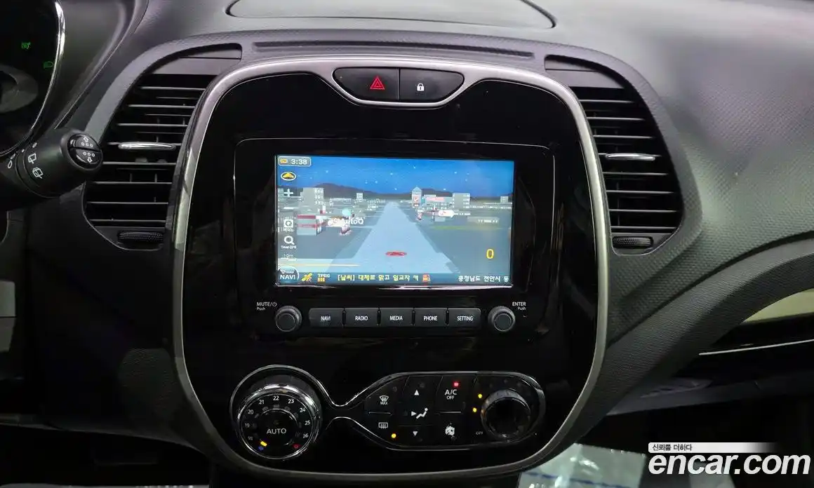 Renault QM3 2016 1.5 гидро в Москве № 1543222, фото 17
