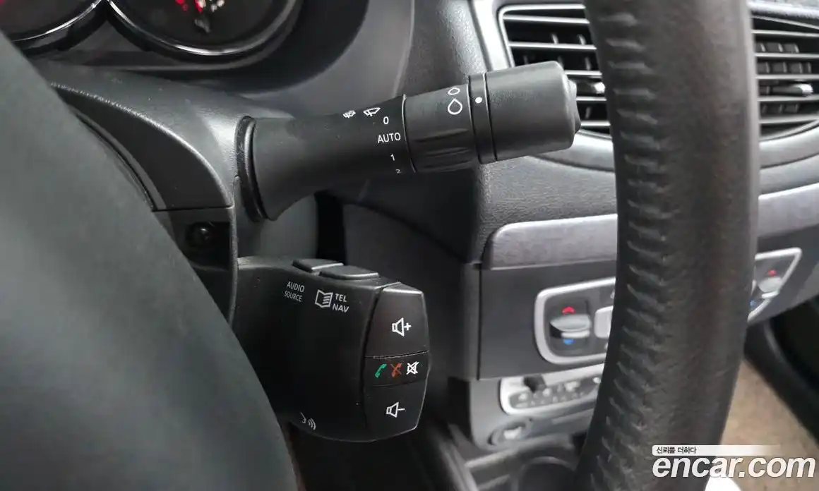 Renault SM3 2010 1.6 гидро в Москве № 1543297, фото 17