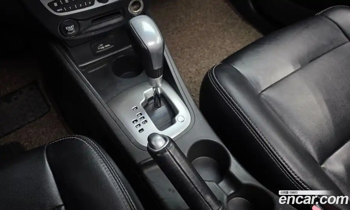 Renault SM3 2010 1.6 гидро в Москве № 1543297, фото 9