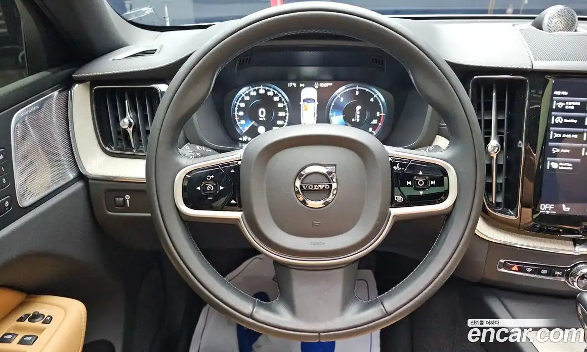 Volvo XC60 2019 2.0 гидро в Москве № 1546865, фото 13
