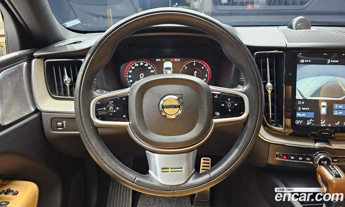 Volvo XC60 2018 2.0 гидро в Москве № 1546885, фото 13