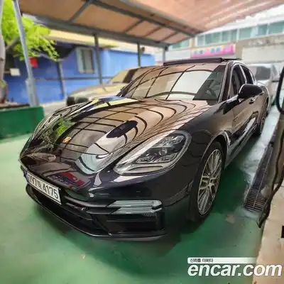Porsche Panamera, 2022