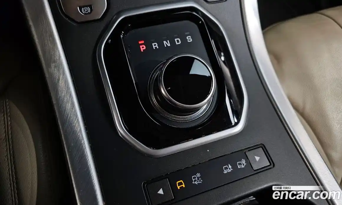 Land Rover Range-Rover Evoque 2018 2.0 гидро в Москве № 1547543, фото 9