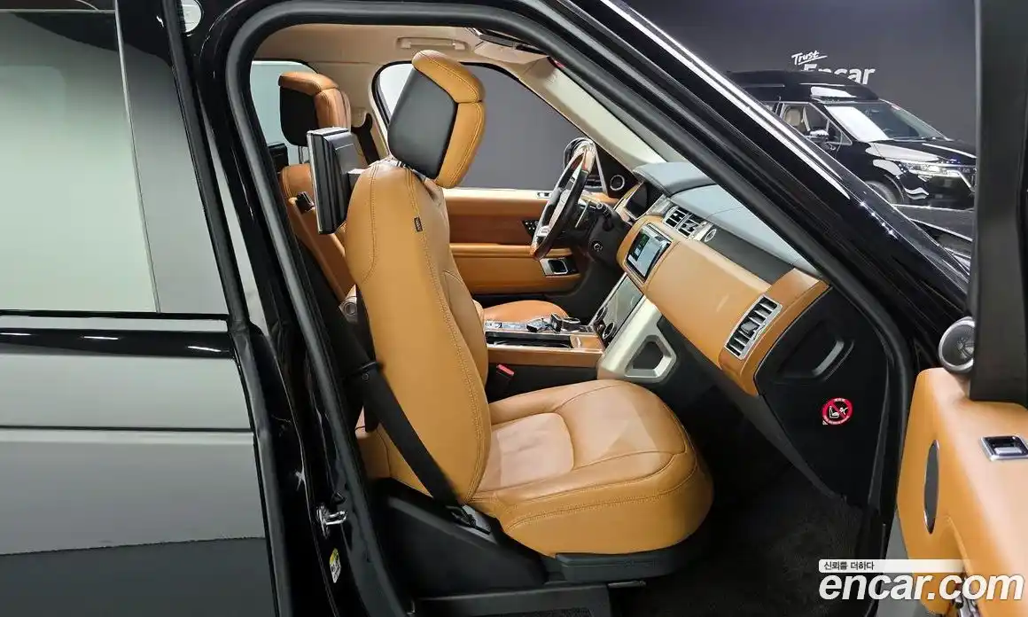 Land Rover Range-Rover 2019 4.4 гидро в Москве № 1547739, фото 12