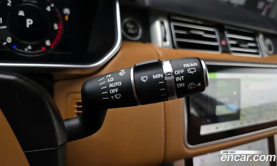 Land Rover Range-Rover 2019 4.4 гидро в Москве № 1547739, фото 16
