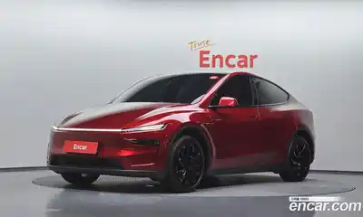 Tesla Model Y, 2025