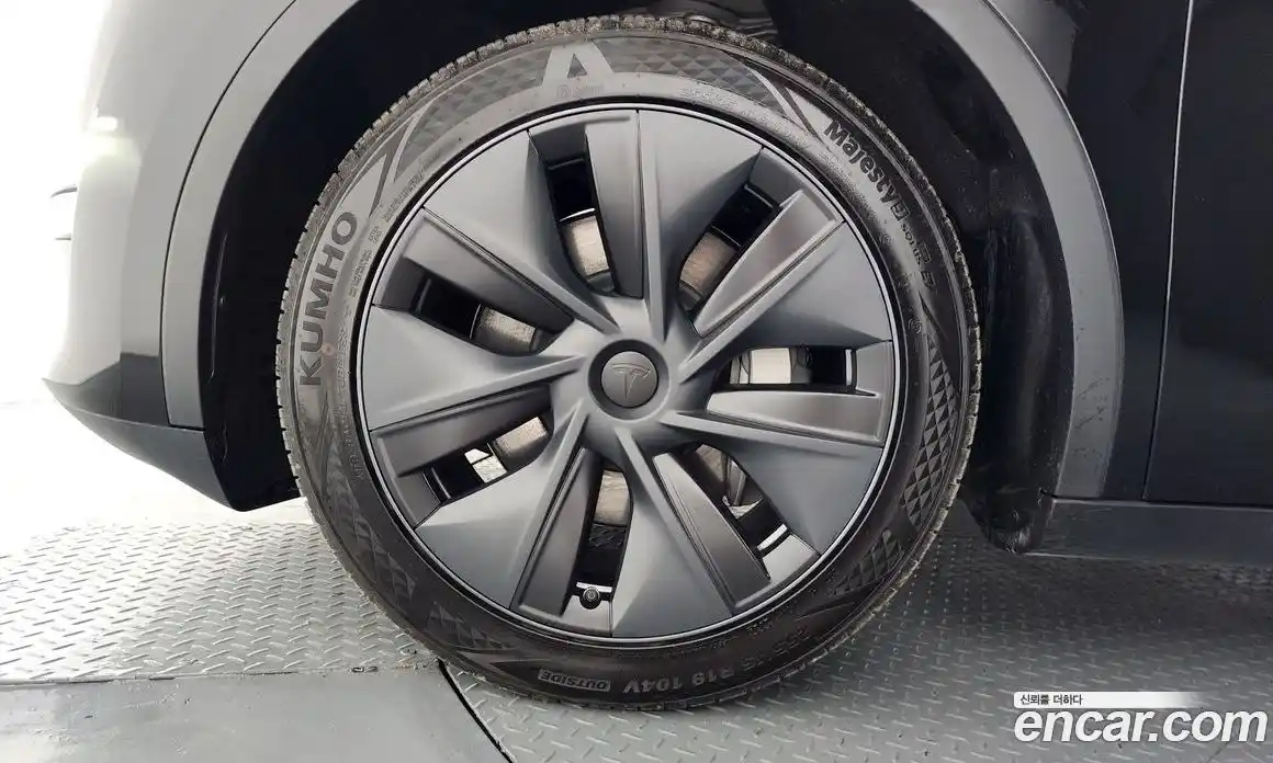 Tesla Model Y 2024 0.2 гидро в Москве № 1548570, фото 4