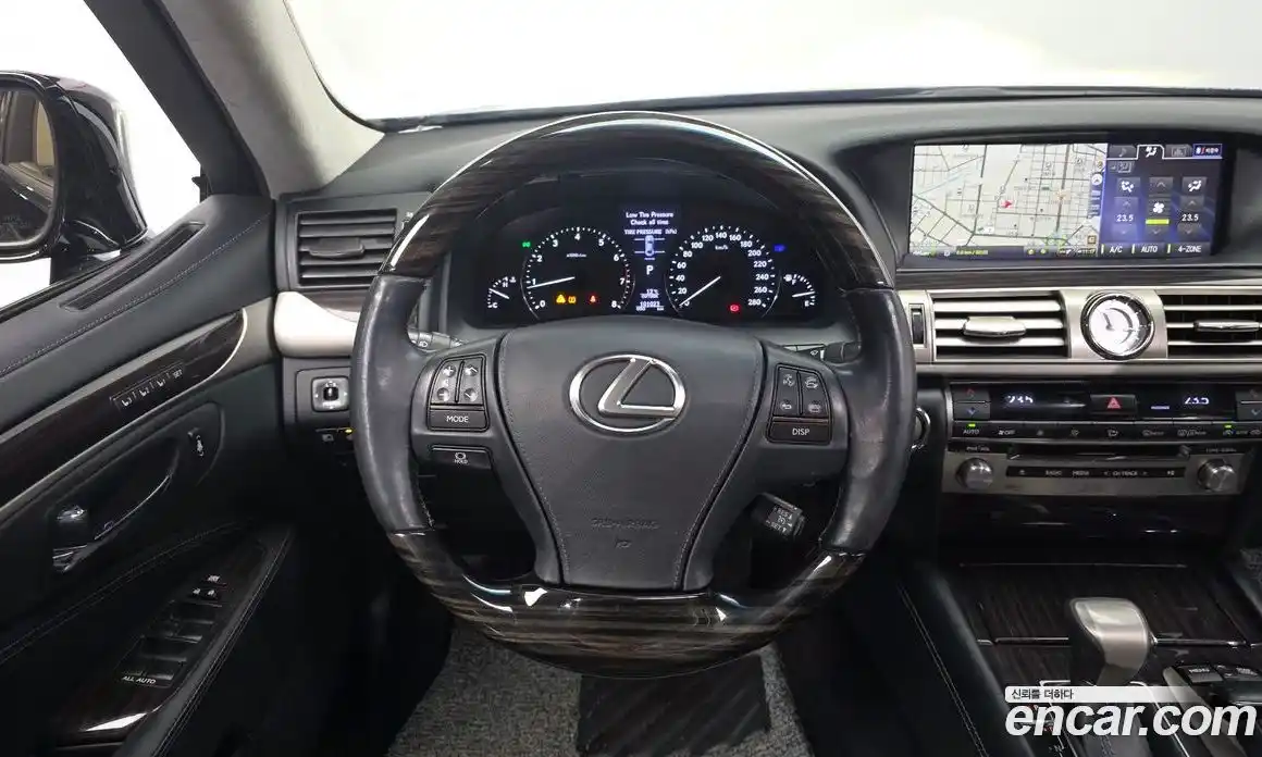 Lexus LS 2014 4.6 гидро в Москве № 1548882, фото 13