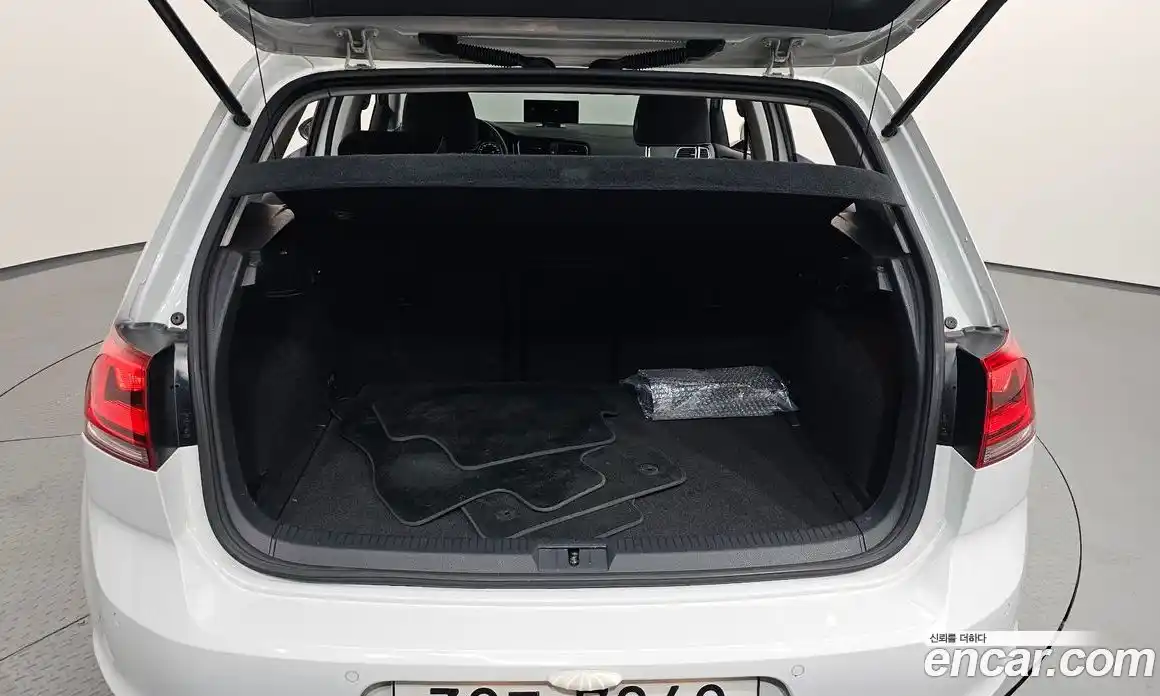 Volkswagen Golf 2014 1.6 гидро в Москве № 1549338, фото 20