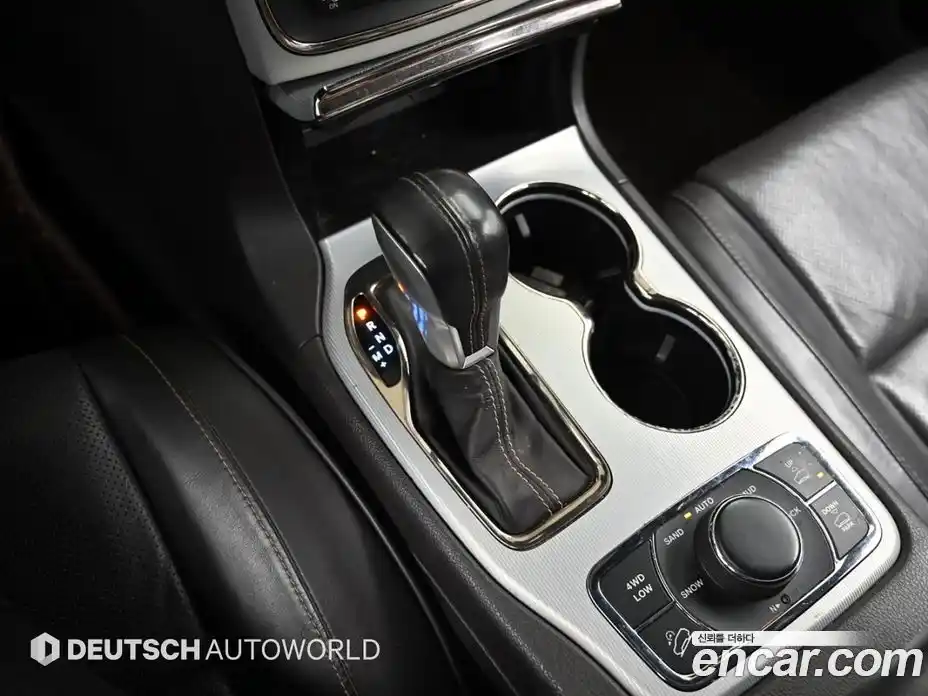Jeep Cherokee 2018 3.0 гидро в Москве № 1550001, фото 9