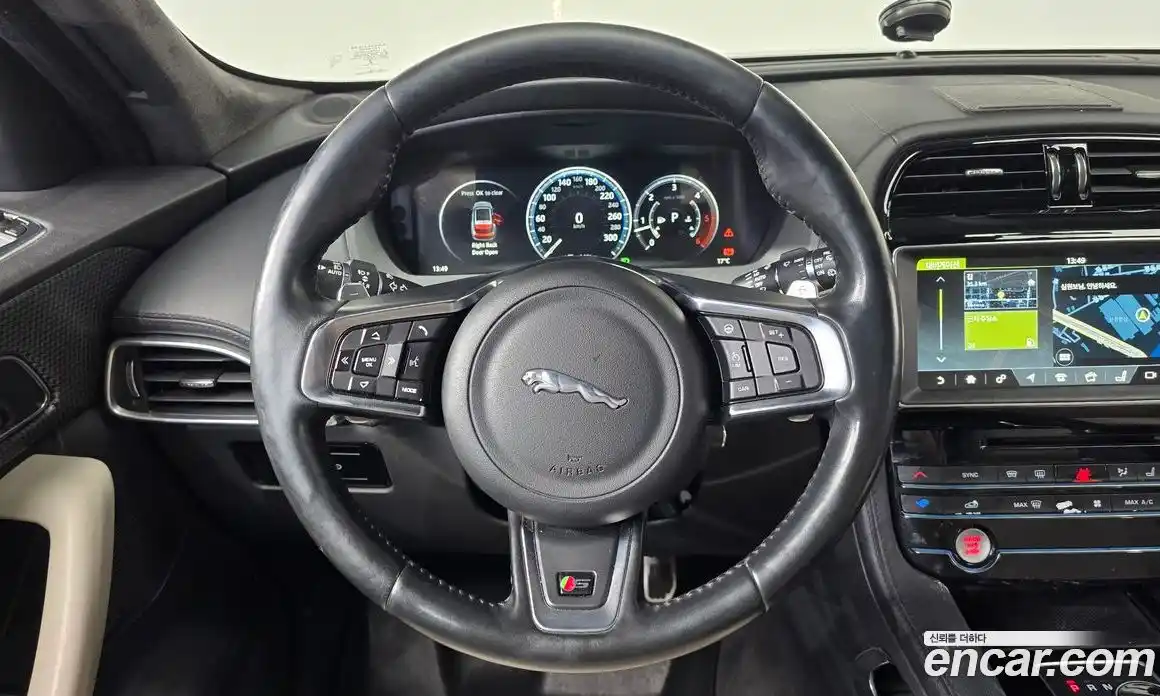 Jaguar F-Pace 2016 3.0 гидро в Москве № 1550971, фото 12