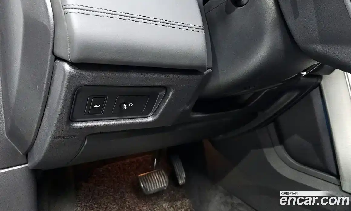 Land Rover Discovery Sport 2017 2.0 гидро в Москве № 166251, фото 17