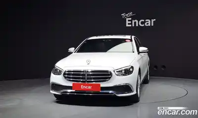 Mercedes-Benz E-Class 2022 2.0 гидро, миниатюра 3
