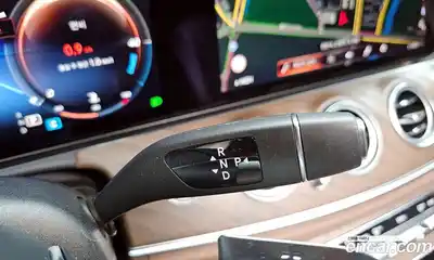 Mercedes-Benz E-Class 2022 2.0 гидро, миниатюра 9
