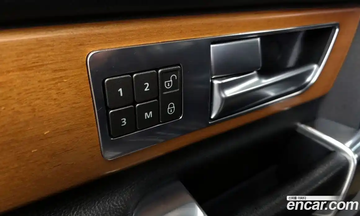 Land Rover Discovery 2014 3.0 гидро в Москве № 189519, фото 16
