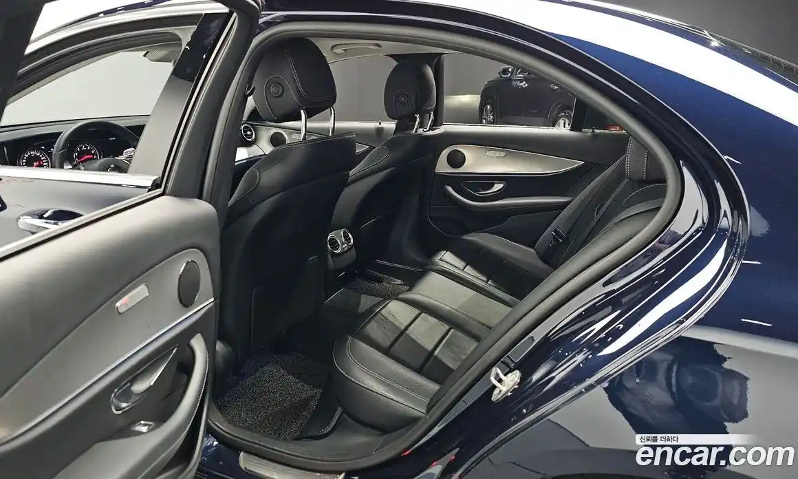 Mercedes-Benz E-Class 2018 2.0 гидро в Москве № 208944, фото 11