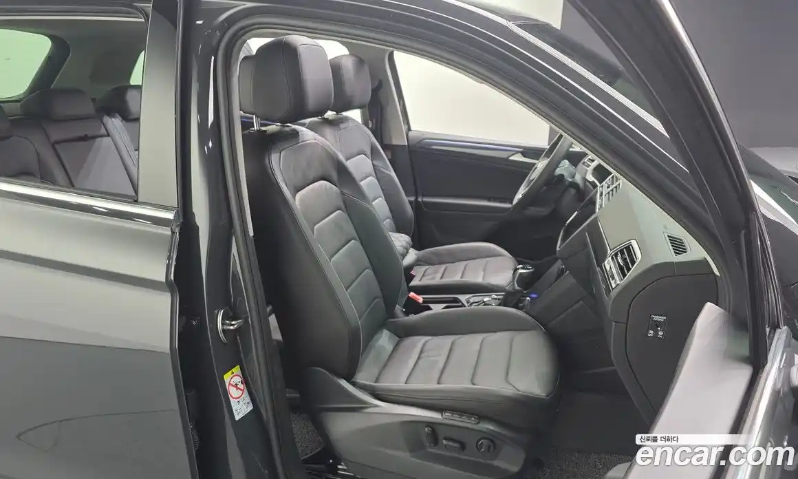 Volkswagen Tiguan 2022 2.0 гидро в Москве № 232129, фото 12