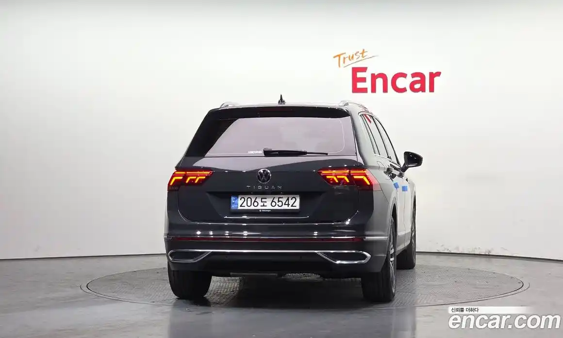 Volkswagen Tiguan 2022 2.0 гидро в Москве № 232129, фото 4