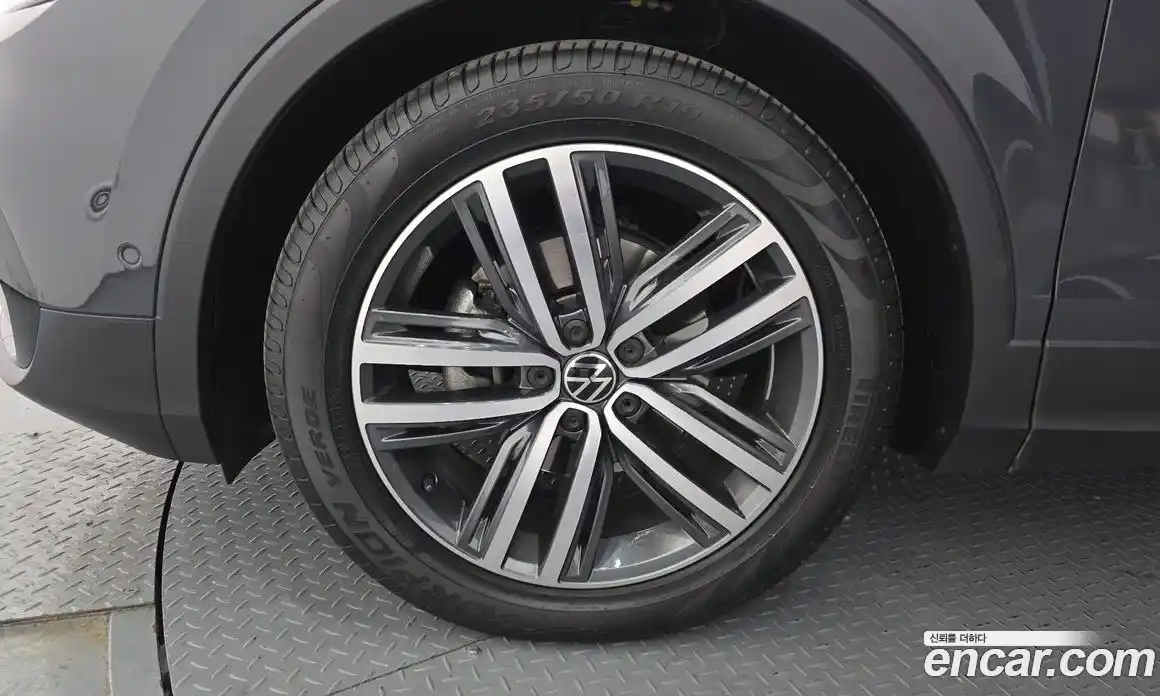 Volkswagen Tiguan 2022 2.0 гидро в Москве № 232129, фото 5