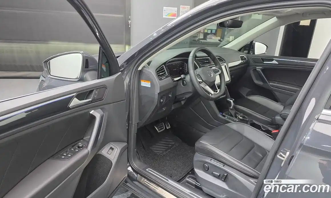 Volkswagen Tiguan 2022 2.0 гидро в Москве № 232129, фото 10
