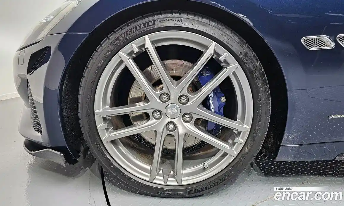 Maserati GranTurismo 2018 4.7 гидро в Москве № 282742, фото 5