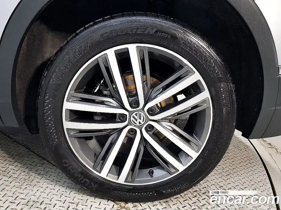 Volkswagen Tiguan 2020 2.0 гидро в Москве № 1405688, фото 20