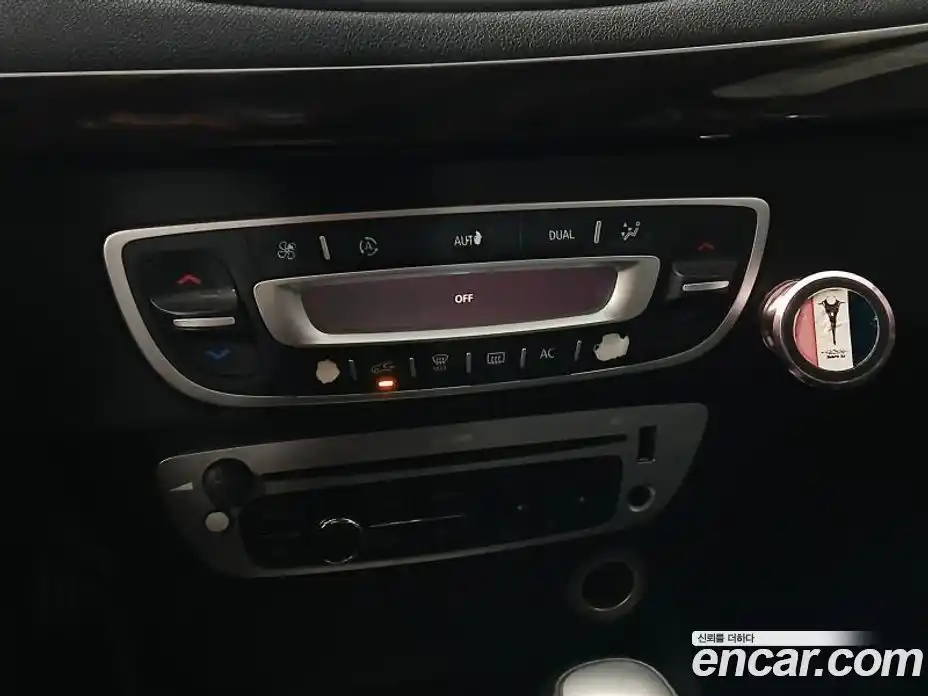 Renault SM3 2012 1.6 гидро в Москве № 145282, фото 11