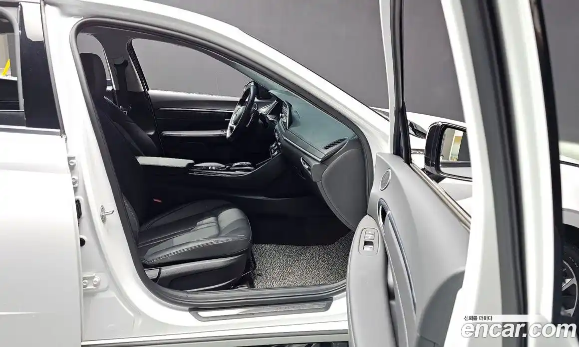 Hyundai Sonata 2022 1.6 гидро в Москве № 1536877, фото 16
