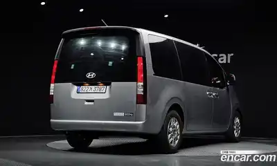 Hyundai Staria 2025 2.2 гидро в Москве № 1536939, миниатюра 2
