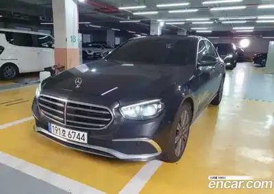 Mercedes-Benz E-Class 2023 2.0 гидро в Москве № 1545585, миниатюра 2