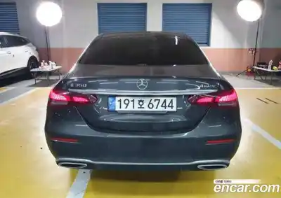 Mercedes-Benz E-Class 2023 2.0 гидро в Москве № 1545585, миниатюра 3