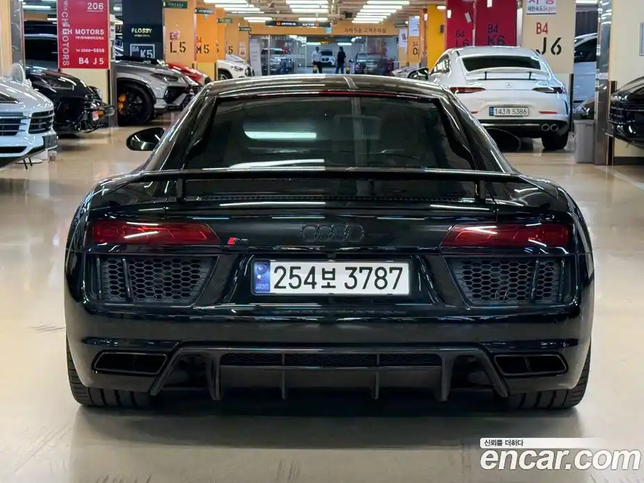 Audi R8 2017 5.2 гидро в Москве № 1546070, фото 4