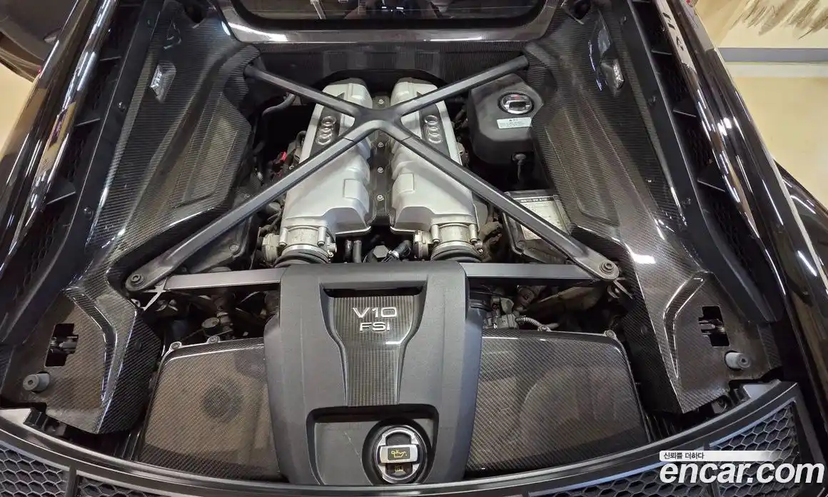 Audi R8 2017 5.2 гидро в Москве № 1546070, фото 6