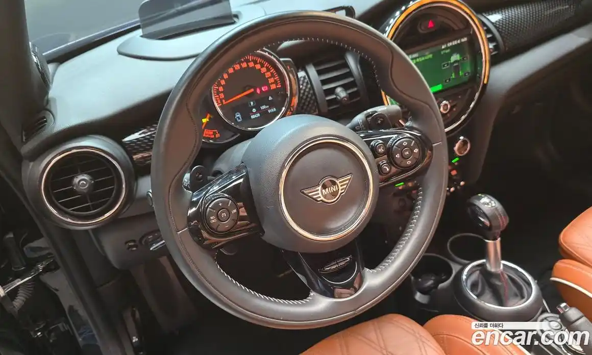 Mini Cooper Convertible 2019 2.0 гидро в Москве № 1548292, фото 13
