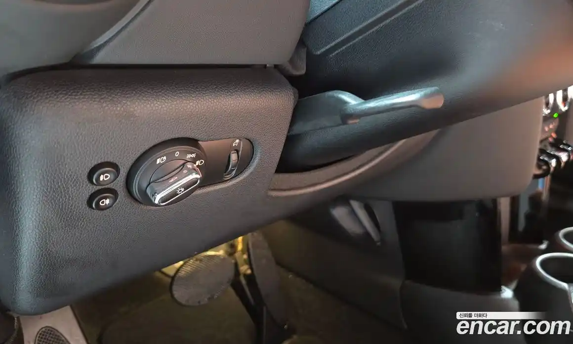 Mini Cooper Convertible 2019 2.0 гидро в Москве № 1548292, фото 15
