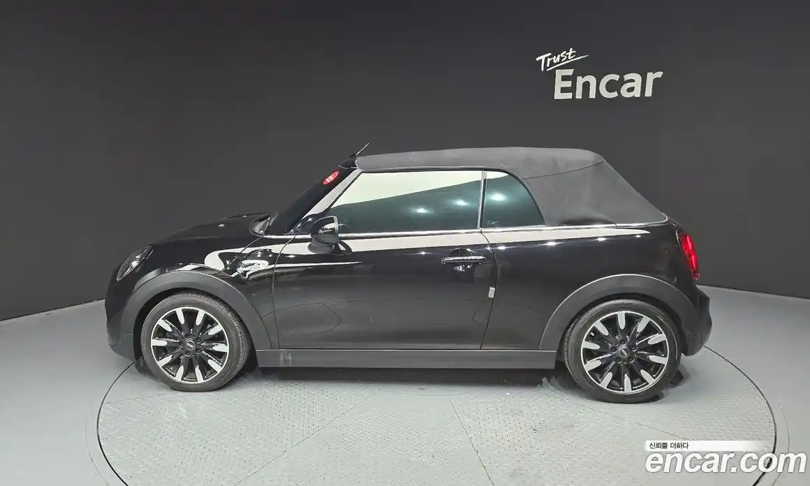Mini Cooper Convertible 2019 2.0 гидро в Москве № 1548292, фото 20